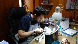 Bu tespihlerin fiyatı dudak uçuklatıyor