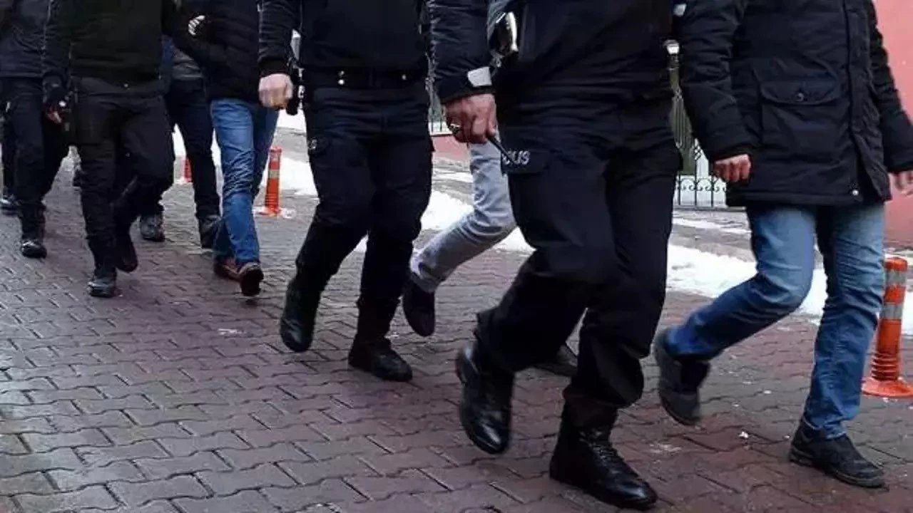 "Bungalov dolandırıcılığı" operasyonunda 22 zanlı tutuklandı