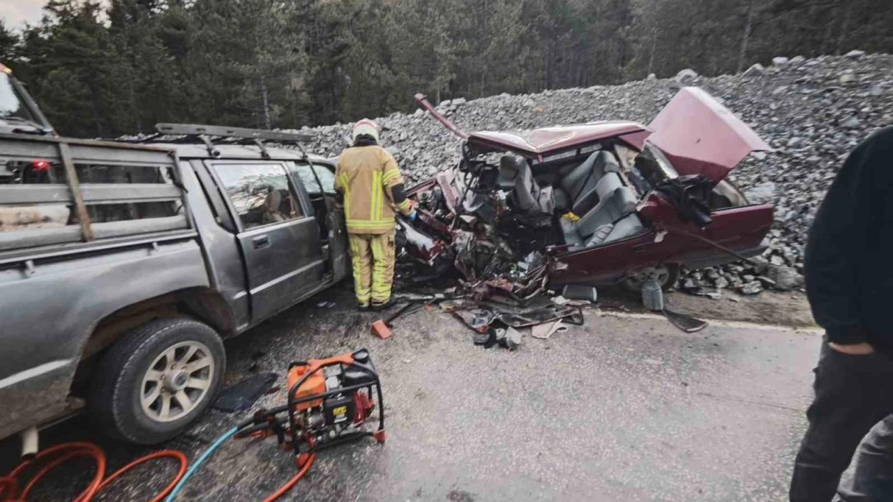 Bursa'da feci kaza: 1 ölü, 3 yaralı