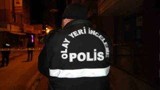 Caddede karşılaştığı husumetlisini tabancayla vurdu