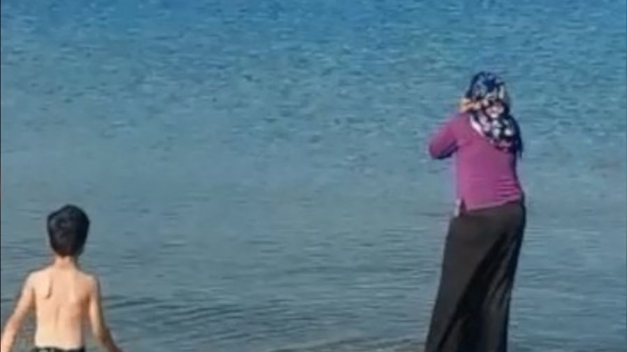 Can simidi ile Van Gölü'nde sürüklenen çocuğu jandarma kurtardı