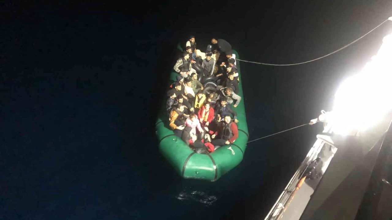 �anakkale'de 24'� �ocuk 44 ka�ak g��men yakaland�