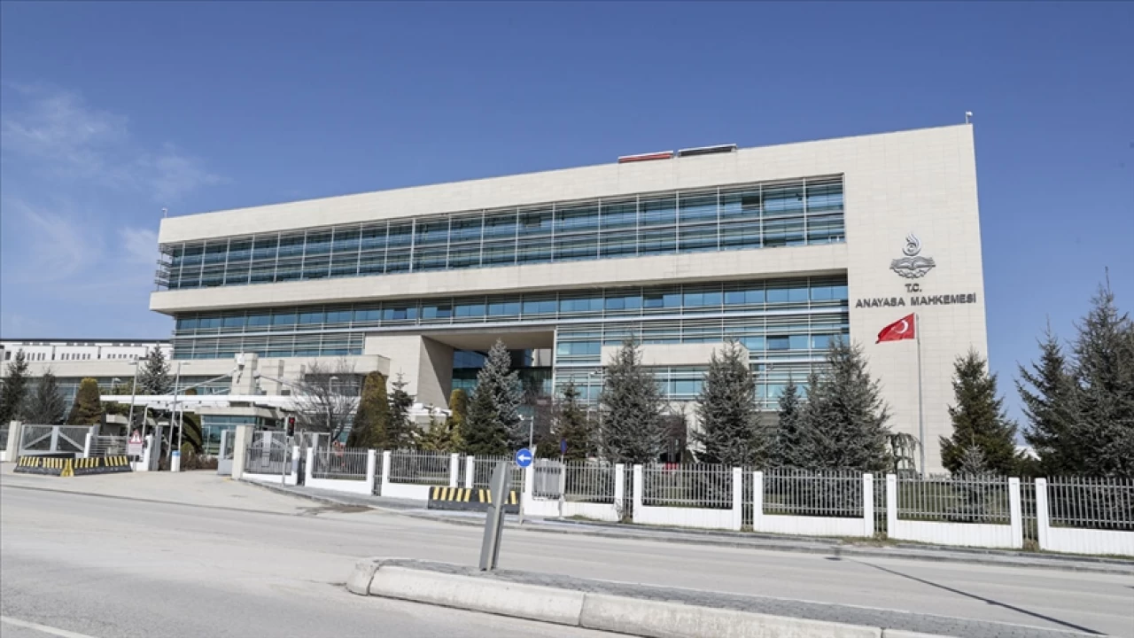 CHP, 9. Yargı Paketi'nde yer alan bazı düzenlemelerin iptali için AYM'ye başvurdu