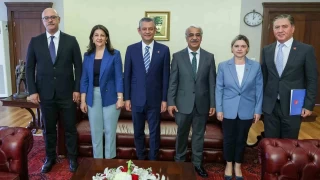 CHP lideri Özel, DEM heyetini kabul etti
