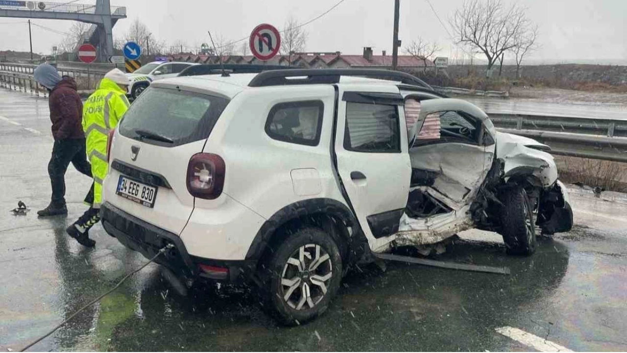 CHP'li Milletvekili Ocakl� arac�yla kaza yapt�