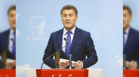 Çiftçi yerle bir oldu