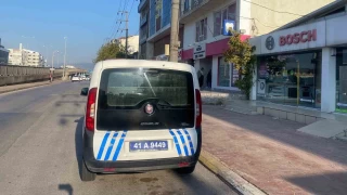 ocuklarn okula gtren anne, eski ei tarafndan bakland