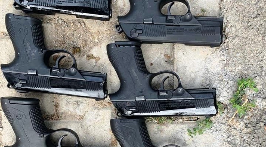 Çorap içerisinde silah sevkıyatına darbe