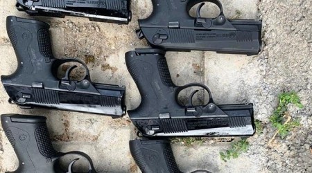 Çorap içerisinde silah sevkıyatına darbe