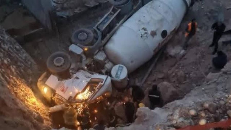 �ukura devrilen beton mikserinde hayat�n� kaybetti