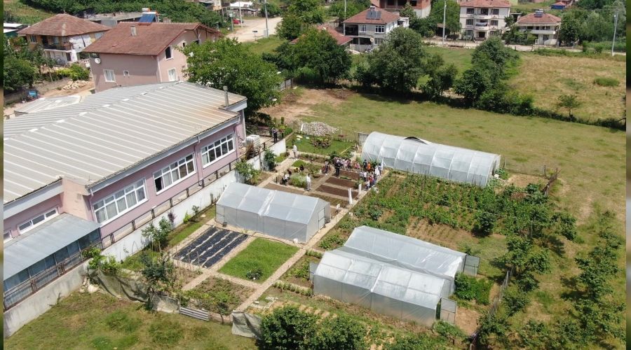 Daha �nce hi� b�yle bir k�y okulu g�rmediniz