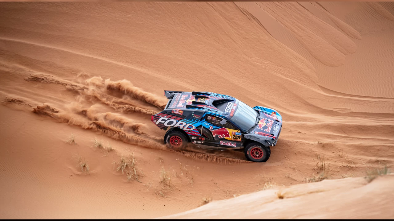 Dakar Rallisi zor şartlarda sürüyor