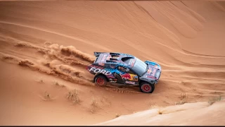 Dakar Rallisi zor şartlarda sürüyor