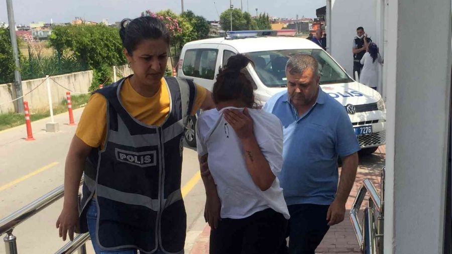 Dayakçı kocasını keser sapıyla dövüp, bıçakladı