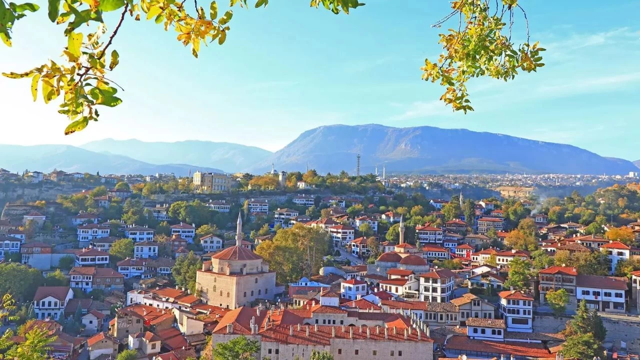 Demir �eli�in kalbinde do�a: Karab�k