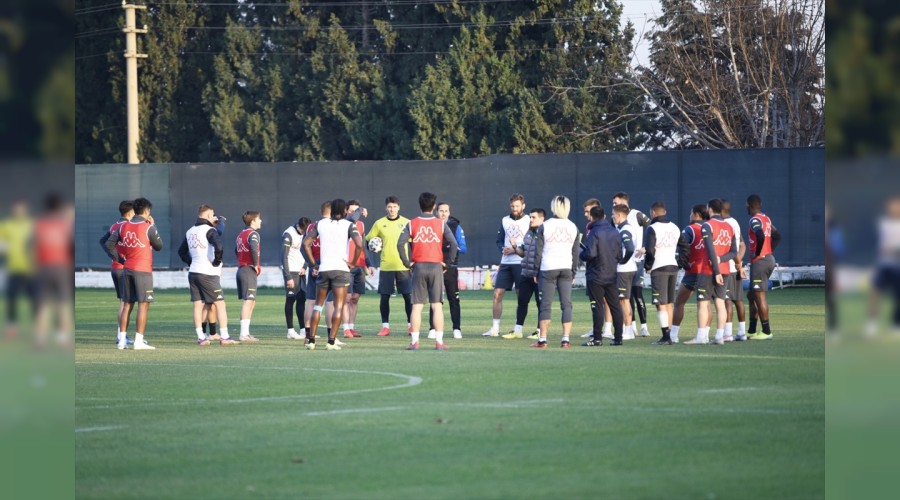Denizli'de 5 futbolcu lidere kar�� yok 