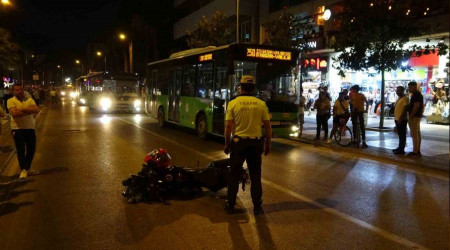 Denizli'de motosikletin çarptığı hamile kadın ağır yaralandı