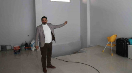 Depremde binada çatlak dahi oluşmadı