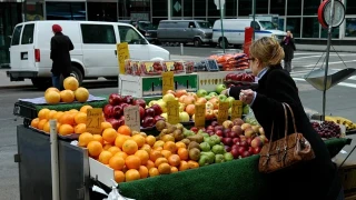 Dünya genelinde yaklaşık üç milyar insan, sağlıklı beslenmenin maliyetinin son yıllarda hızla artması nedeniyle sağlıklı bir beslenmeyi karşılayamıyor