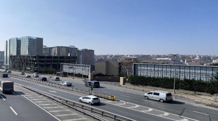 E-5 kenarında 31 yıldır bitmeyen inşaat