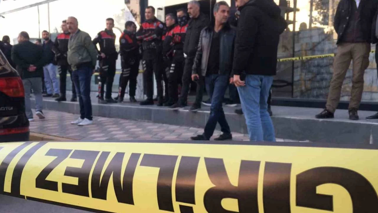 Elaz��'da 3 ki�inin �ld��� kavgaya ili�kin dava ertelendi