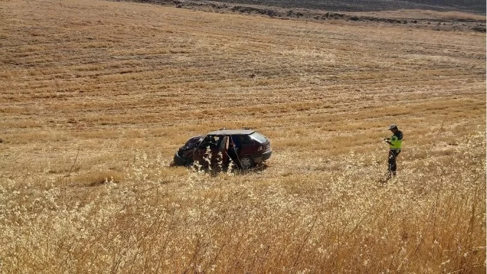 Elaz��'da trafik kazas�: 2 �l�, 4 yaral�