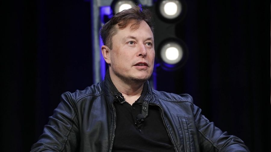 Elon Musk o unvan� geri ald�