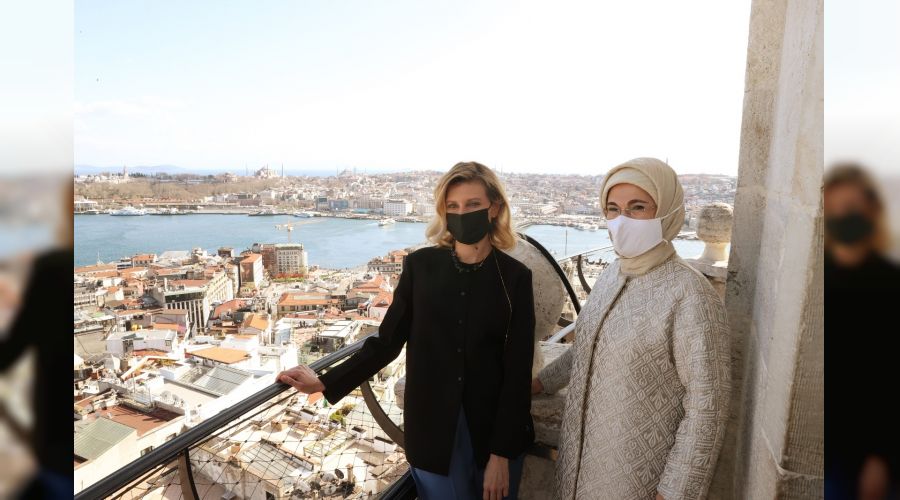 Emine Erdoğan, Ukrayna Devlet Başkanı Zelenskiy'nin eşi Olena Zelenska ile Galata Kulesi'ni ziyaret etti