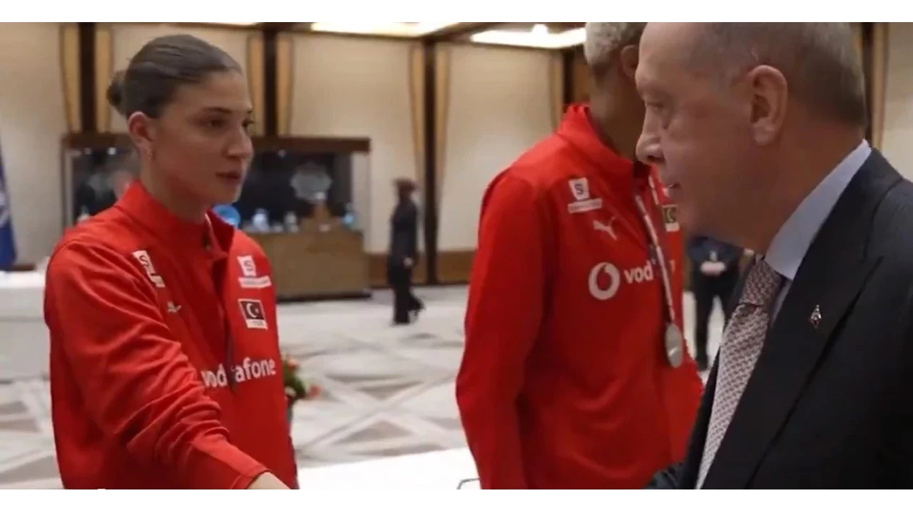 Erdoğan filenin sultanlarını kabulüne İlkin Aydın'ın tavrı damga vurdu