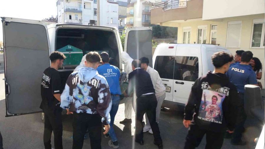 Erkek arkada��n�n evinde �l� bulunan gen� kad�n�n ��pheli �l�m�yle ilgili yeni geli�me