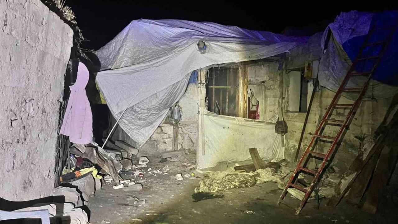 Erzurum'da evin ats kt: 3 l, 2 yaral