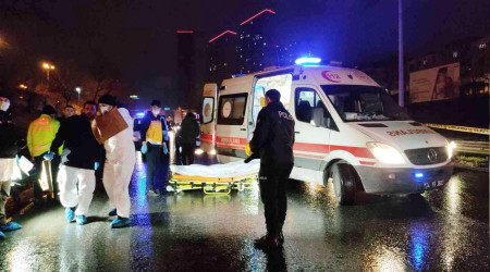 Esenyurt'ta köprüden atlayan şahsın üzerinden beş araç geçti