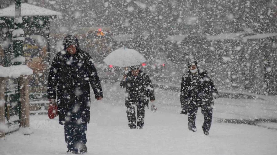 Eski�ehir'in kar hasreti son buldu