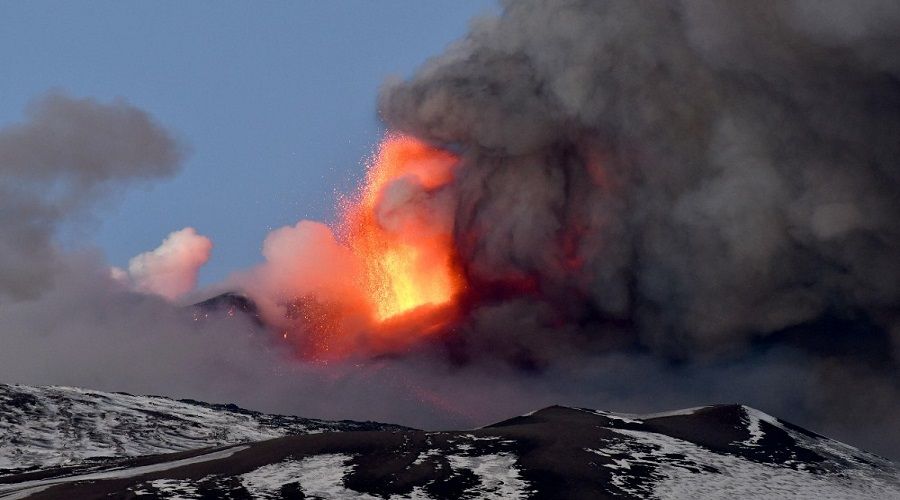 Etna Yanardağı faaliyete geçti