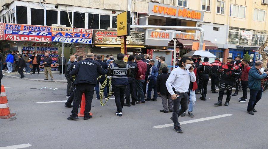 Etrafa kurşun yağdırdı: 3 yaralı
