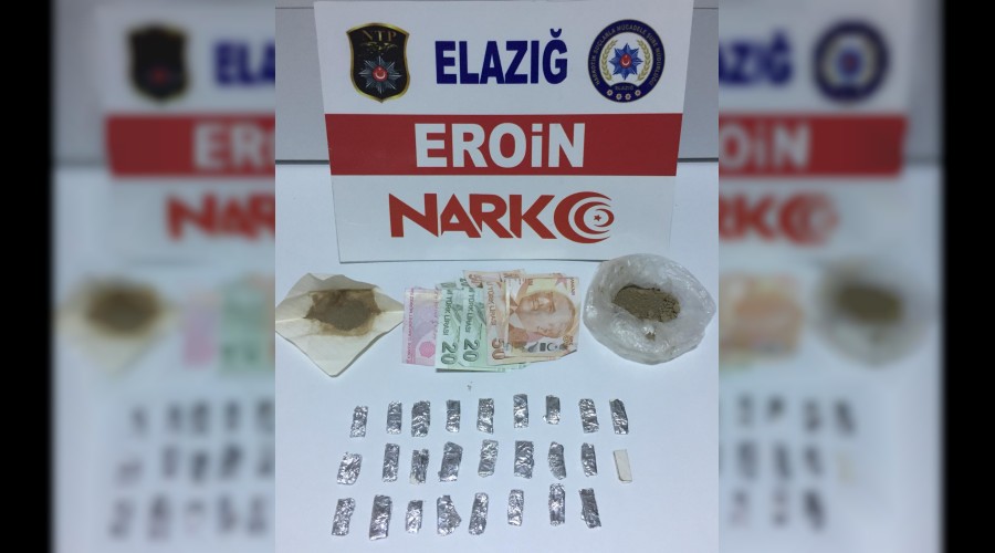 Evinden 30 paket eroin çıktı
