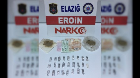 Evinden 30 paket eroin çıktı