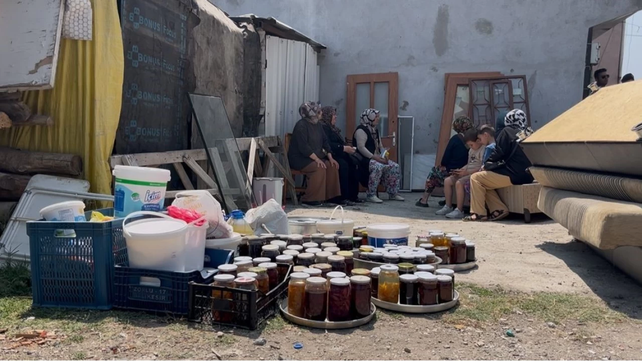 Evleri yıkılan aile: '4 bin bina var, sadece bizimki yıkıldı'