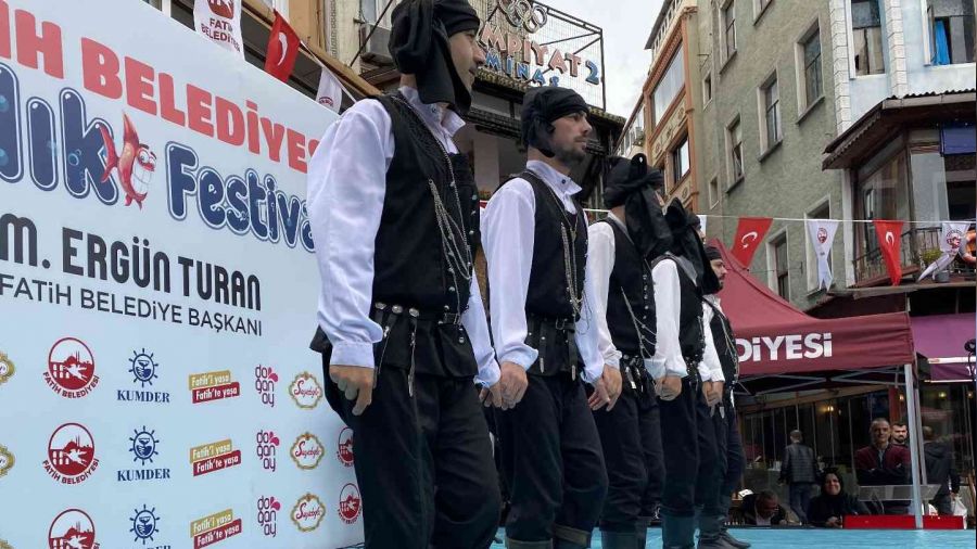 Fatih'te 12 bin porsiyon palamut dağıtıldı