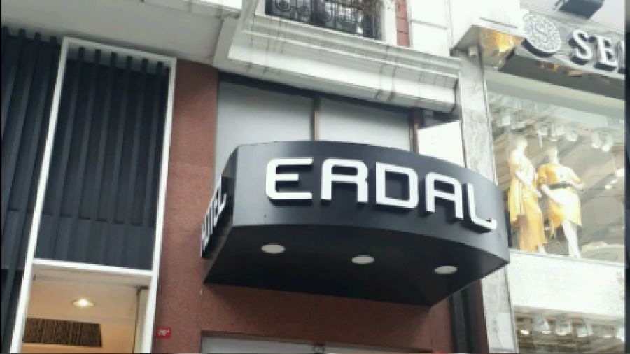 Fatih'te otel icradan satlyor