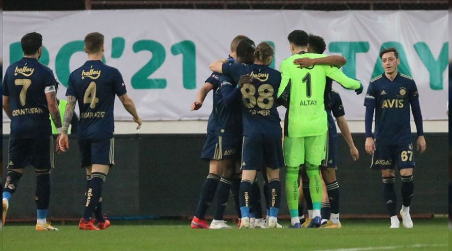 Fenerbahçe'de derbi öncesi sakatlık endişesi