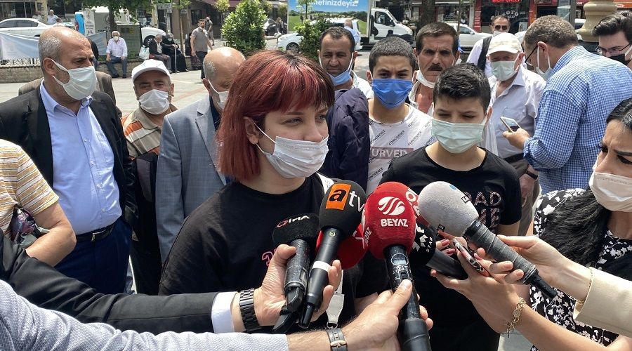 Fenomen 'tayt' giydiği için darp edildiğini iddia etti