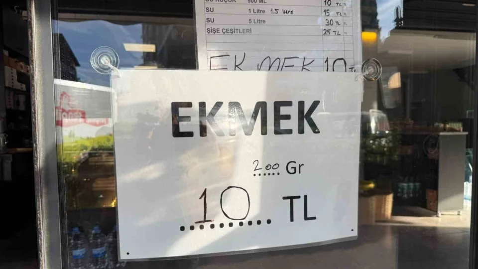 F�r�nc�lar�n 'fiyat sava��' vatanda�a yarad�: Ekme�i 10 TL'ye d���rd�