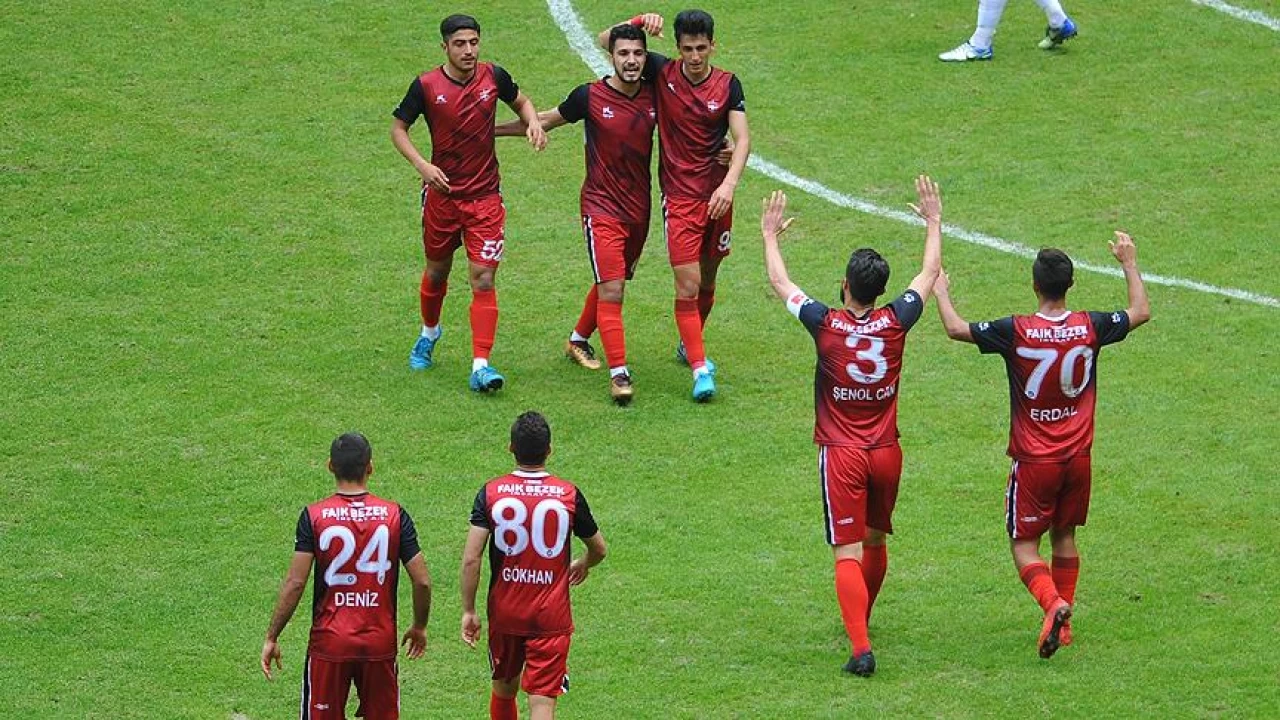 Gaziantep 13 futbolcu, 20 futbolcu gnderdi