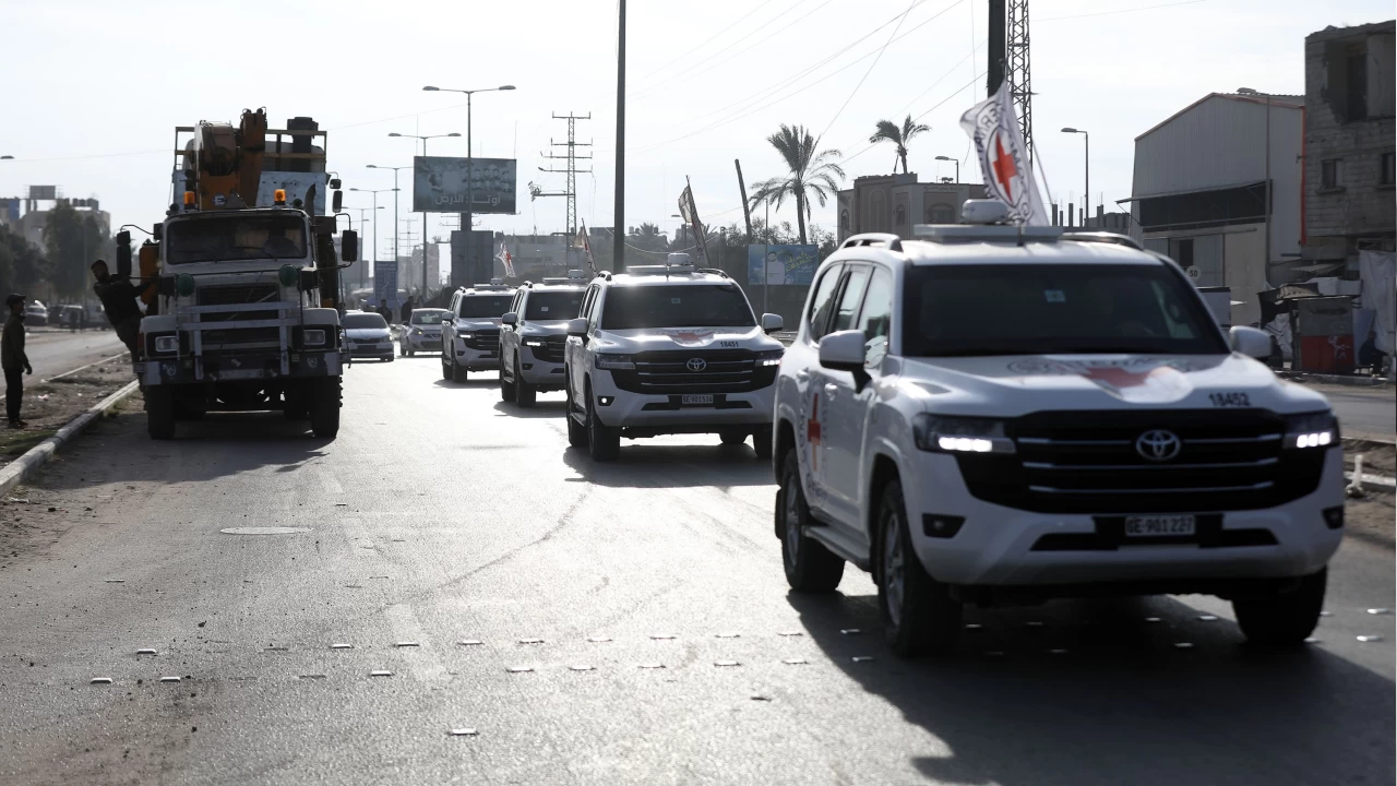 Gazze'de tutulan 4 İsrailli esirin, saat 13.00'te serbest bırakılması bekleniyor