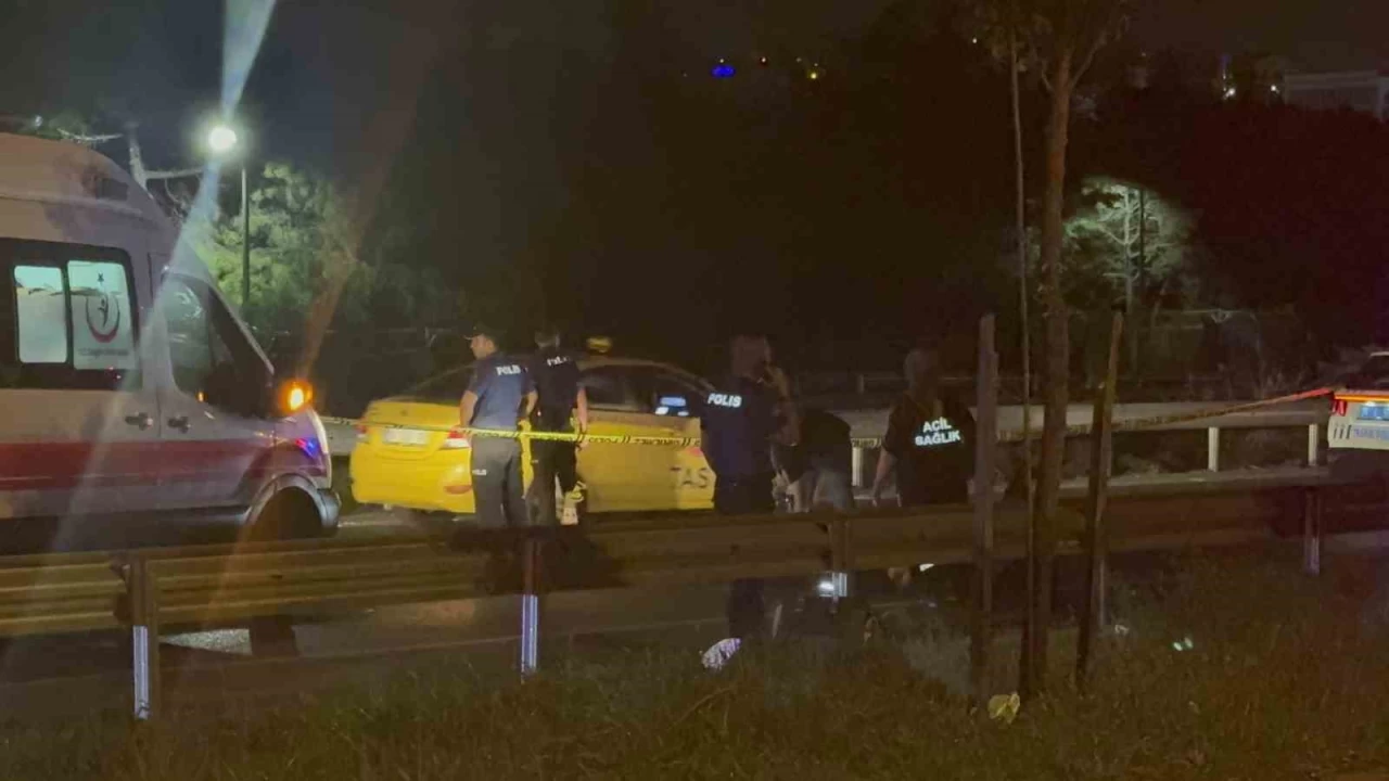 Gebze'de motosiklet hafif ticari araca �arpt�: 1 �l�, 1 yaral�