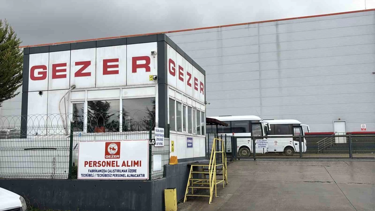Gezer Fabrikası'nda işçiler iş bıraktı