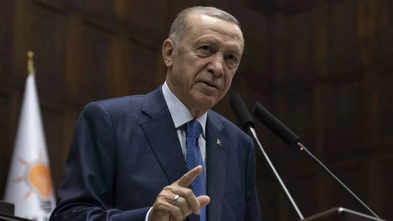 Gözler, MİT Başkanı ile görüşen Erdoğan'ın grup toplantısında