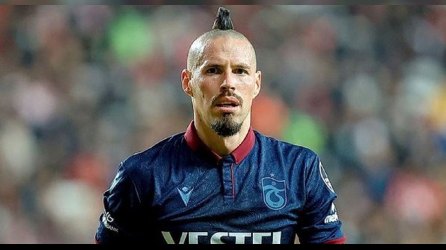 Hamsik, kadrodan çıkartıldı
