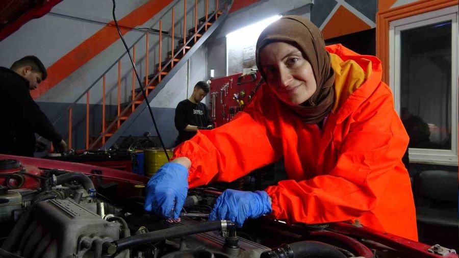 Hemcinsleri �i�ek, o balata istiyor
